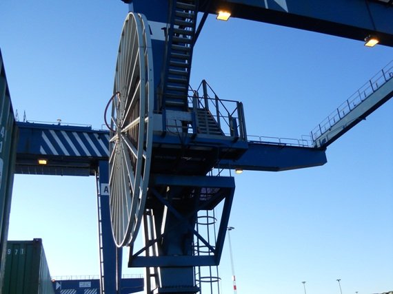 3 Mobile Image portrait (570x427)